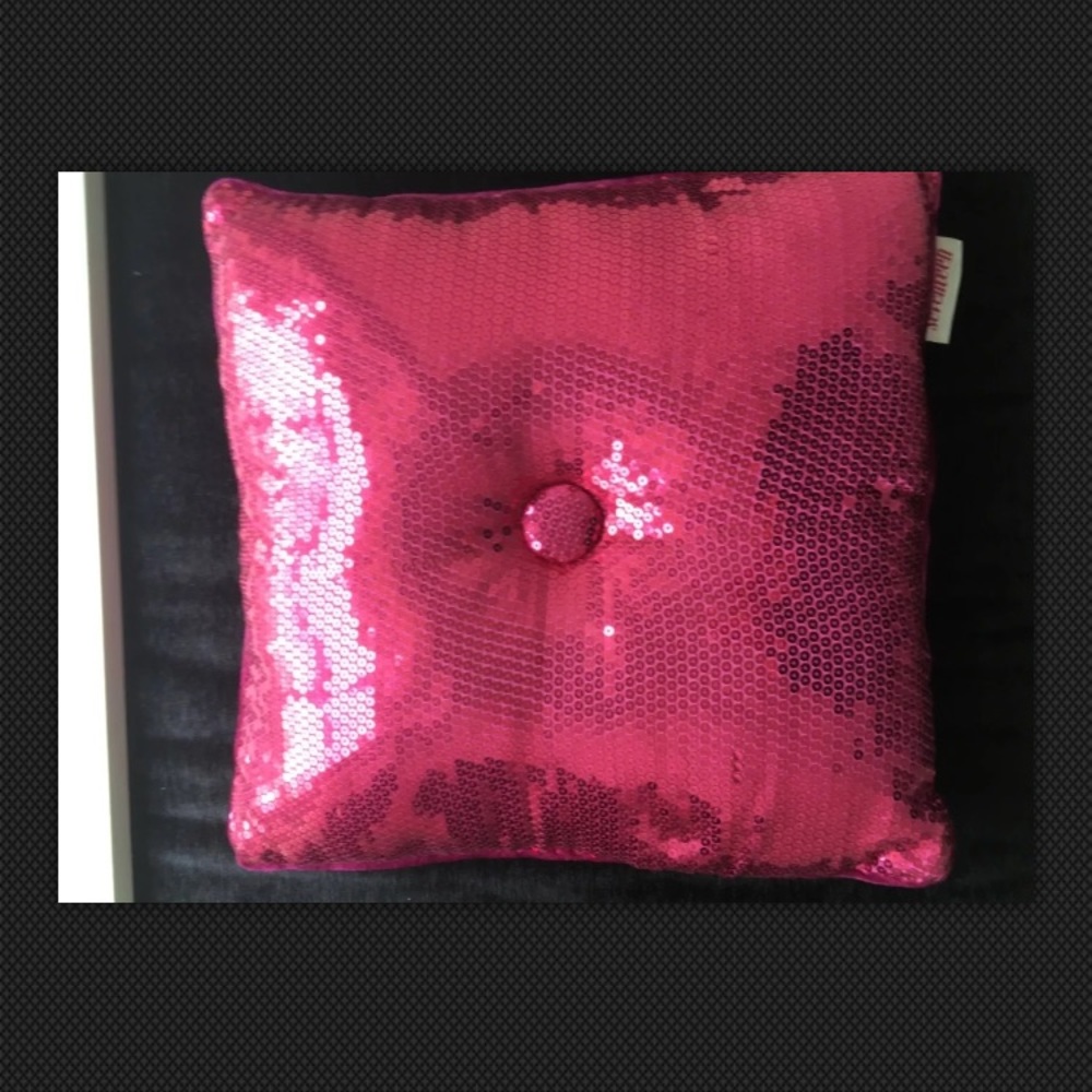 2 NW PINK VELVET/SEQUINS SQUARE PILLOWS